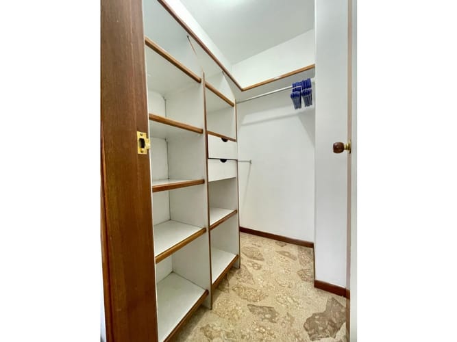 Apartamento de 2 alcobas en arriendo en El Tesoro, Medellín, 65 m² · foto 8 de 10