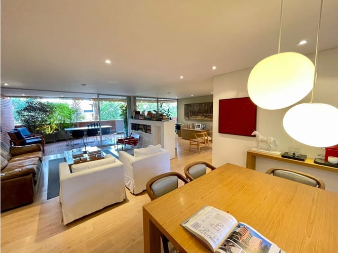 Apartamento de 2 alcobas en arriendo en Montessori, Medellín, 150 m² · foto 4 de 13