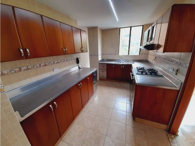Apartamento de 3 alcobas en venta en Los Balsos, Medellín, 200 m² · foto 3 de 24