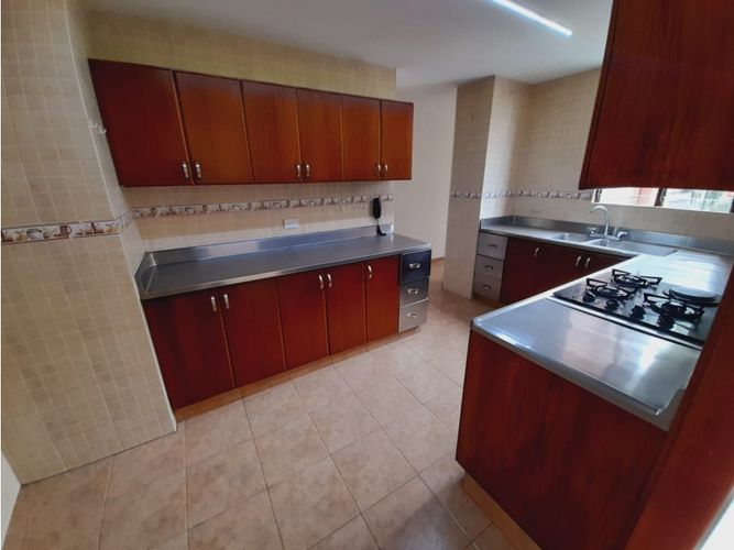 Apartamento de 3 alcobas en venta en Los Balsos, Medellín, 200 m² · foto 8 de 24