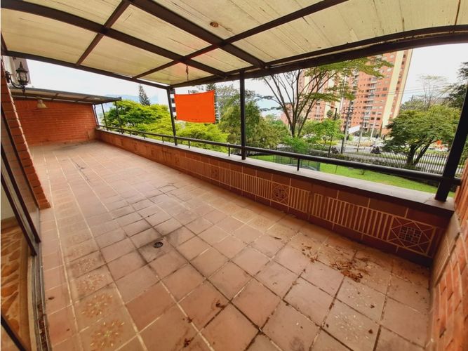 Apartamento de 3 alcobas en venta en Los Balsos, Medellín, 200 m² · foto 21 de 24