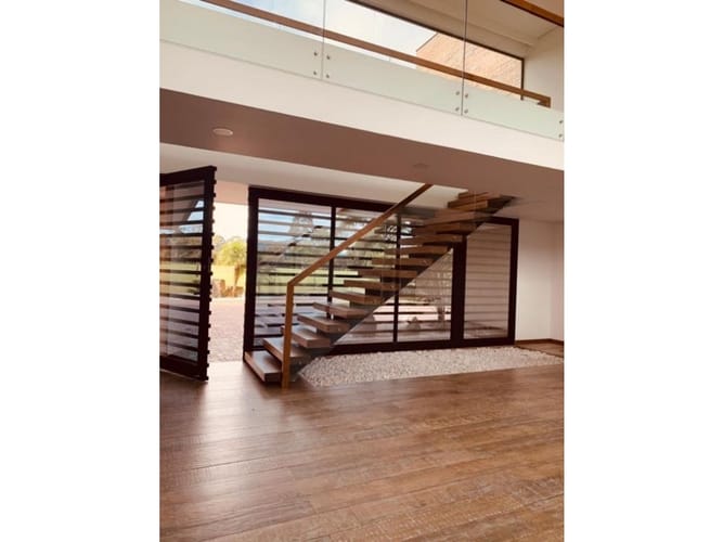 Casa de 4 alcobas en venta en Llano Grande, Rionegro, 410 m² · foto 3 de 15
