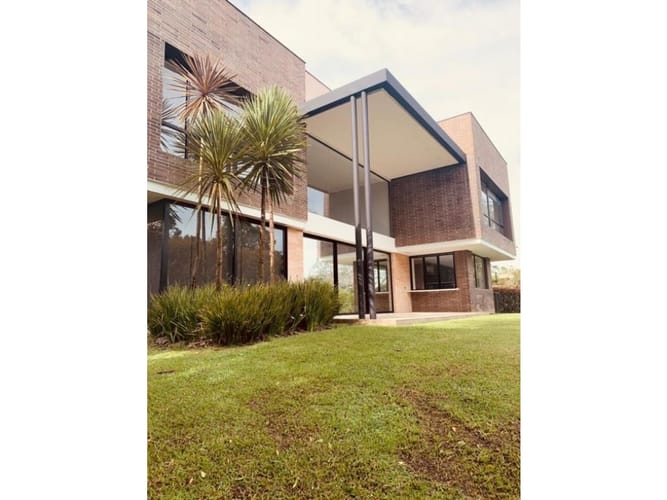 Casa de 4 alcobas en venta en Llano Grande, Rionegro, 410 m² · foto 11 de 15