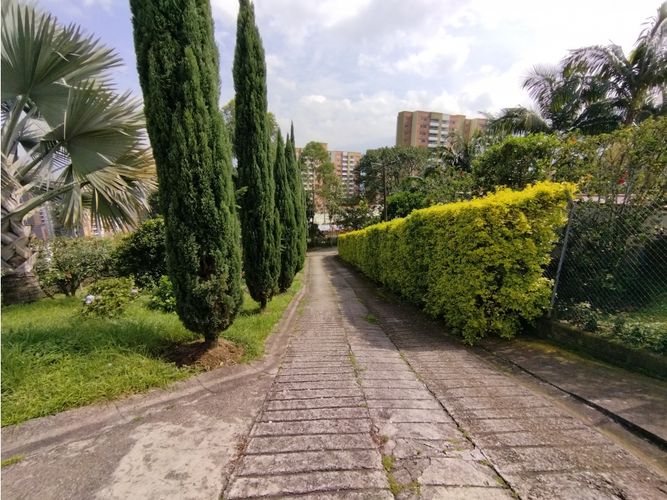 Casa de 4 alcobas en arriendo en Las Antillas, Envigado, 400 m² · foto 4 de 24