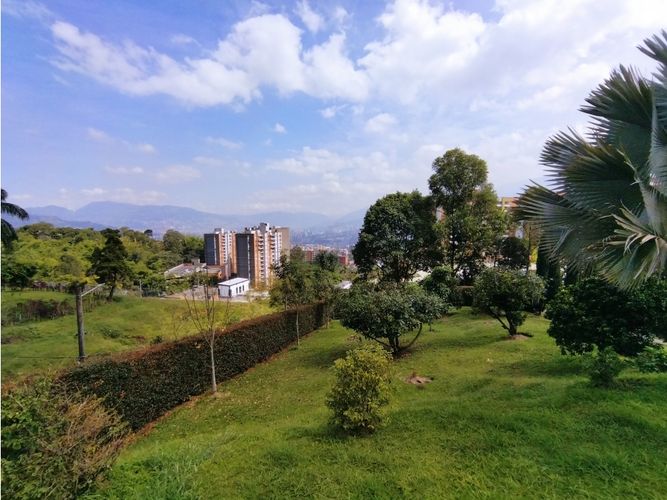 Casa de 4 alcobas en arriendo en Las Antillas, Envigado, 400 m² · foto 5 de 24