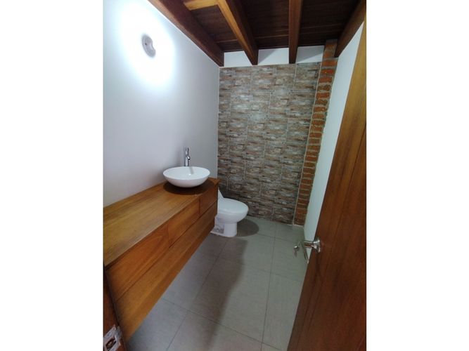 Casa de 4 alcobas en arriendo en Las Antillas, Envigado, 400 m² · foto 7 de 24