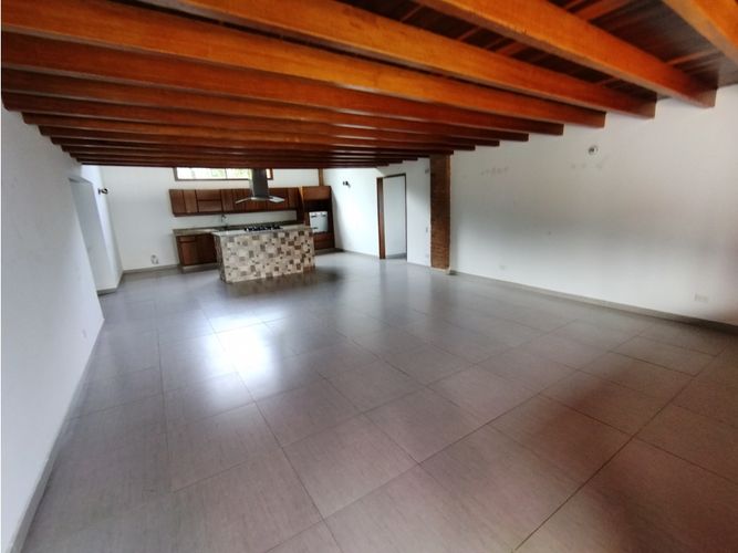 Casa de 4 alcobas en arriendo en Las Antillas, Envigado, 400 m² · foto 9 de 24