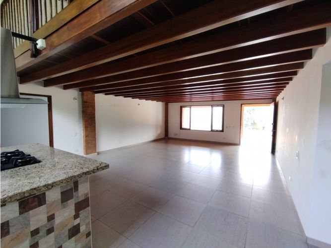Casa de 4 alcobas en arriendo en Las Antillas, Envigado, 400 m² · foto 15 de 24