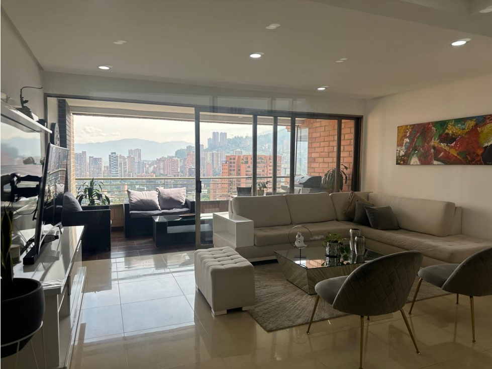 Apartamento en arriendo en El Poblado, Medellín · foto 5 de 23