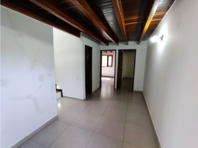 Casa de 4 alcobas en arriendo en Las Antillas, Envigado, 400 m² · foto 18 de 24
