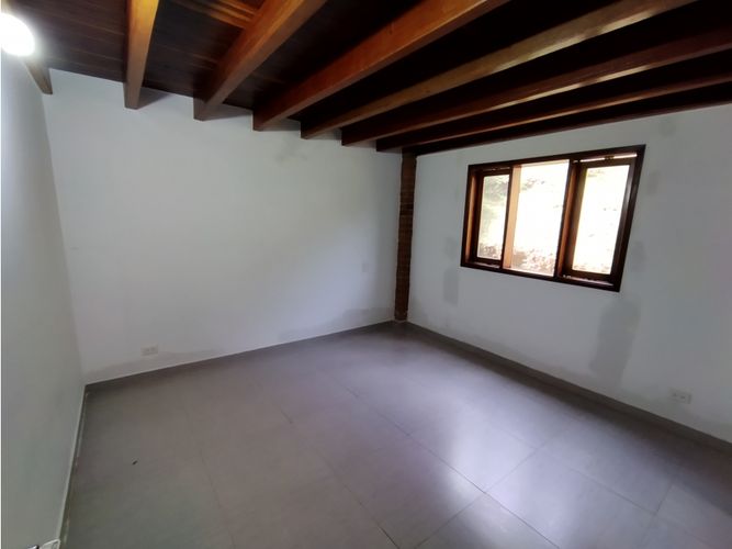 Casa de 4 alcobas en arriendo en Las Antillas, Envigado, 400 m² · foto 20 de 24