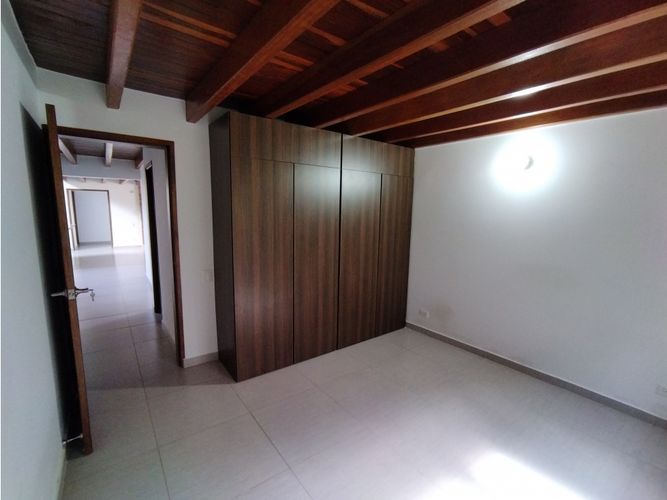 Casa de 4 alcobas en arriendo en Las Antillas, Envigado, 400 m² · foto 23 de 24
