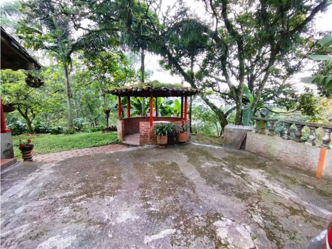 Casa de 6 alcobas en venta en El Salado, Envigado, 400 m² · foto 2 de 24
