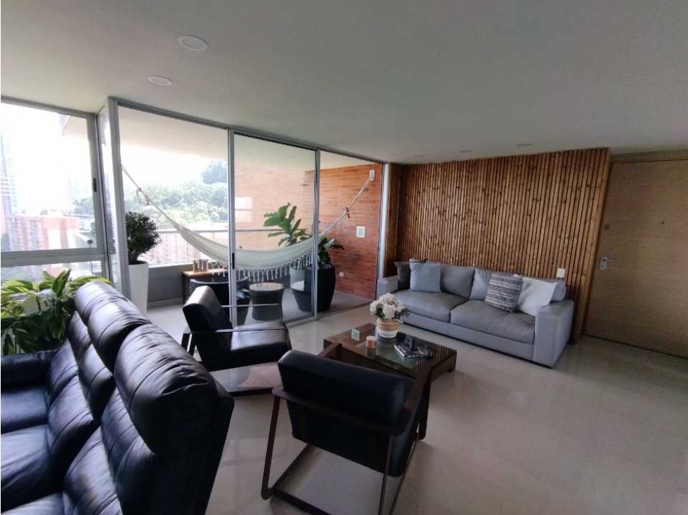 Apartamento en arriendo en Castropol, Medellín · foto 3 de 24