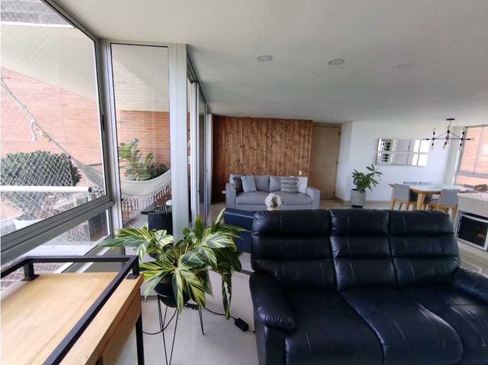 Apartamento en arriendo en Castropol, Medellín · foto 4 de 24