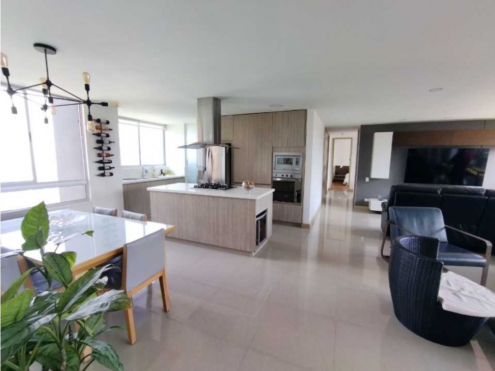 Apartamento en arriendo en Castropol, Medellín · foto 6 de 24