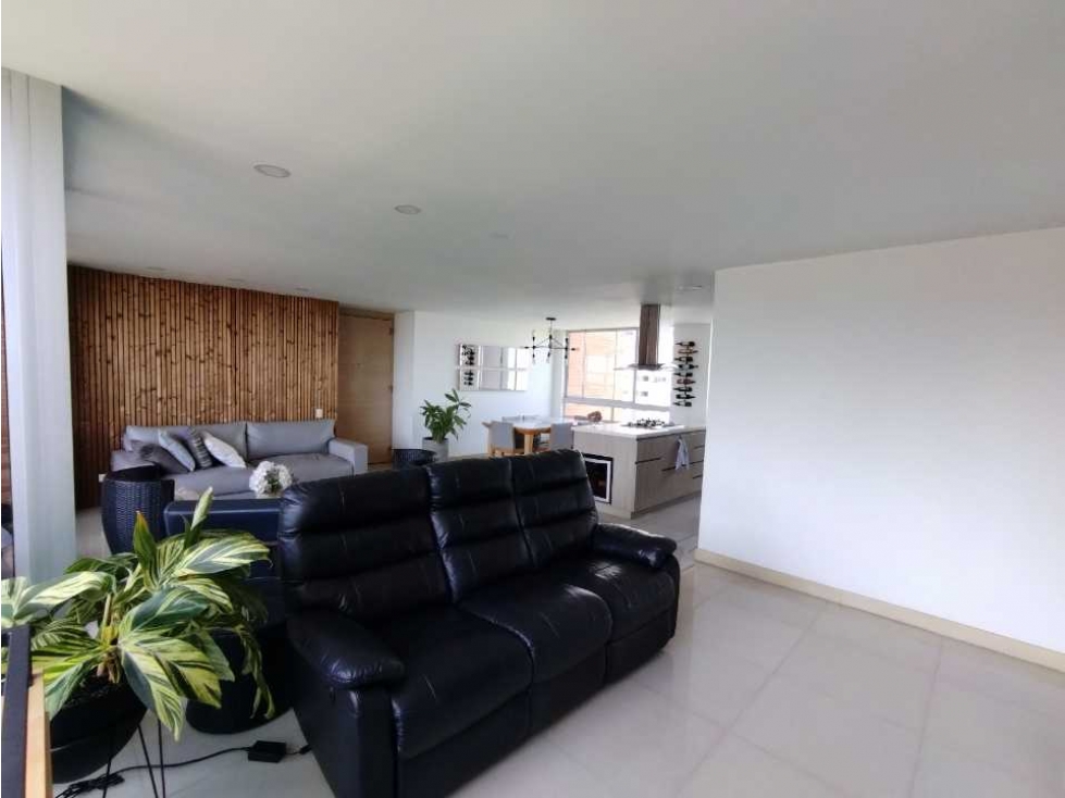 Apartamento en arriendo en Castropol, Medellín · foto 7 de 24