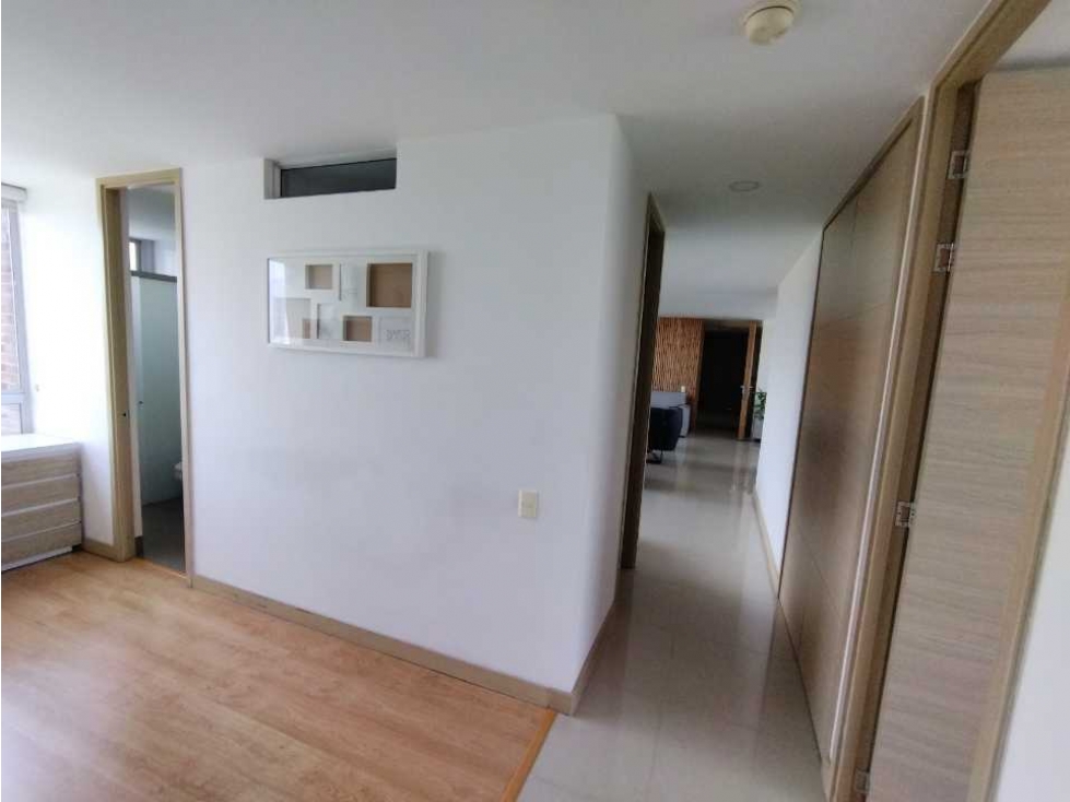 Apartamento en arriendo en Castropol, Medellín · foto 19 de 24