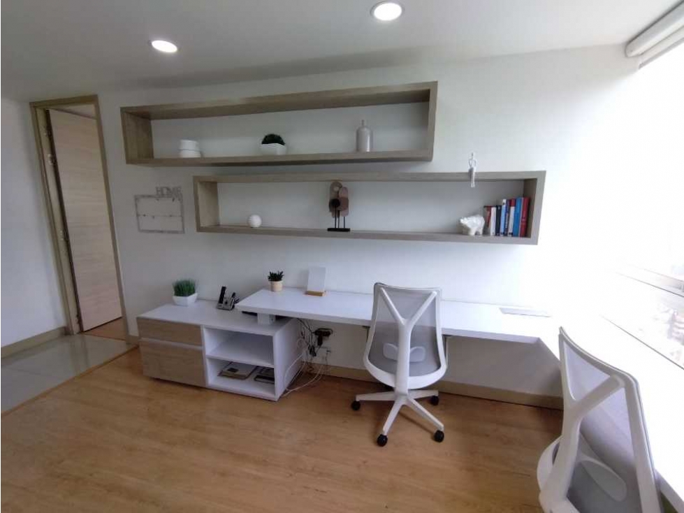 Apartamento en arriendo en Castropol, Medellín · foto 21 de 24