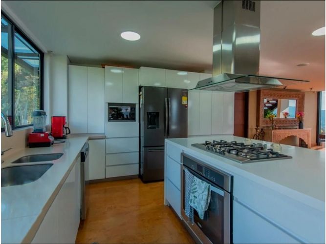 Casa de 3 alcobas en venta en Las Palmas, Medellín, 570 m² · foto 3 de 23