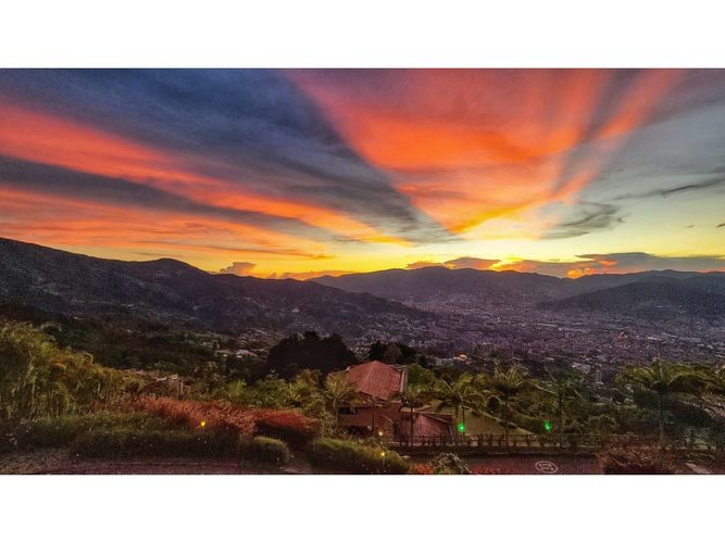 Casa de 3 alcobas en venta en Las Palmas, Medellín, 570 m² · foto 6 de 23