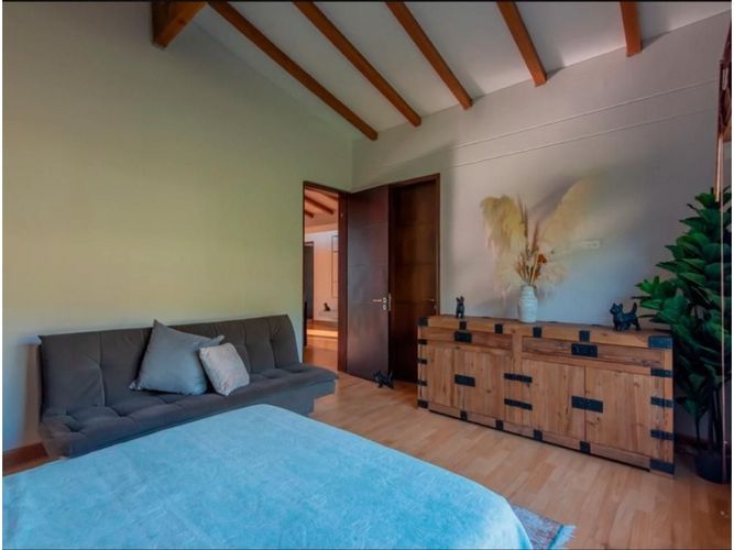 Casa de 3 alcobas en venta en Las Palmas, Medellín, 570 m² · foto 9 de 23