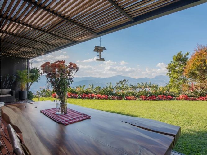 Casa de 3 alcobas en venta en Las Palmas, Medellín, 570 m² · foto 10 de 23