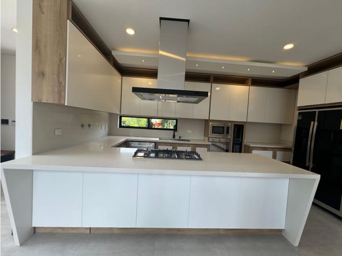 Casa de 4 alcobas en venta en Llano Grande, Rionegro, 432 m² · foto 7 de 24
