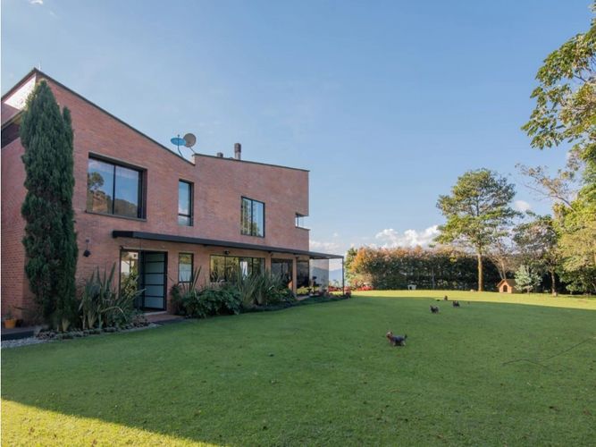 Casa de 3 alcobas en venta en Las Palmas, Medellín, 570 m² · foto 16 de 23