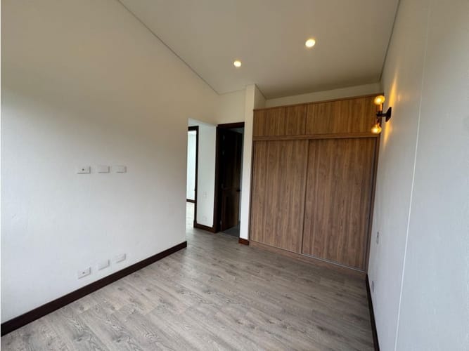 Casa de 4 alcobas en venta en Llano Grande, Rionegro, 432 m² · foto 12 de 24