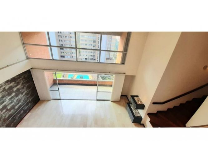 Apartamento de 3 alcobas en arriendo en Loma Benedictinos, Medellín, 252 m² · foto 2 de 23
