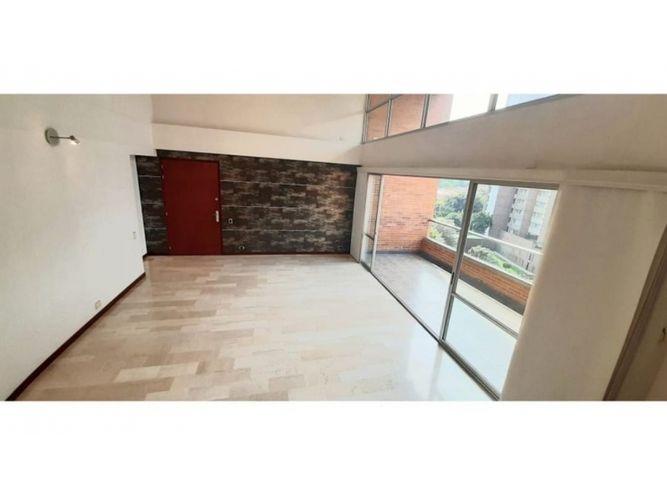 Apartamento de 3 alcobas en arriendo en Loma Benedictinos, Medellín, 252 m² · foto 3 de 23