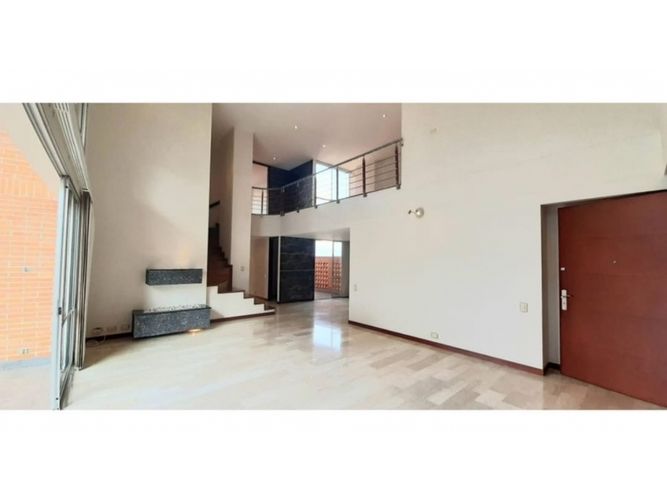 Apartamento de 3 alcobas en arriendo en Loma Benedictinos, Medellín, 252 m² · foto 6 de 23