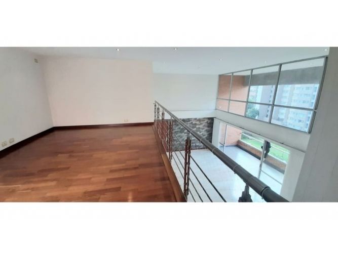 Apartamento de 3 alcobas en arriendo en Loma Benedictinos, Medellín, 252 m² · foto 10 de 23