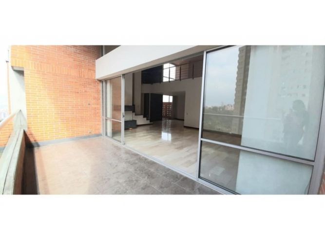 Apartamento de 3 alcobas en arriendo en Loma Benedictinos, Medellín, 252 m² · foto 19 de 23