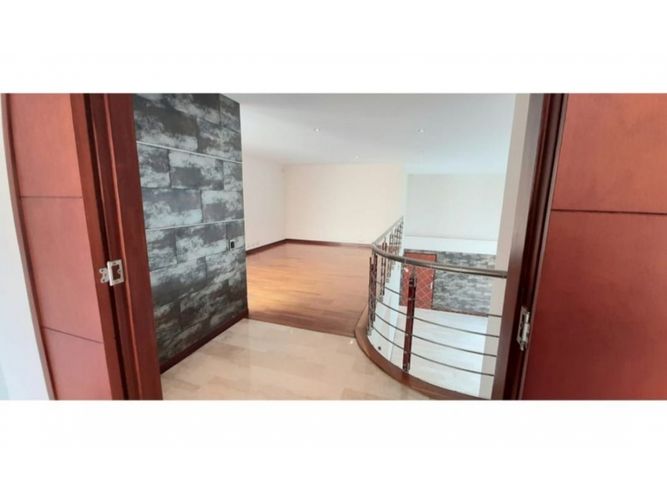 Apartamento de 3 alcobas en arriendo en Loma Benedictinos, Medellín, 252 m² · foto 20 de 23