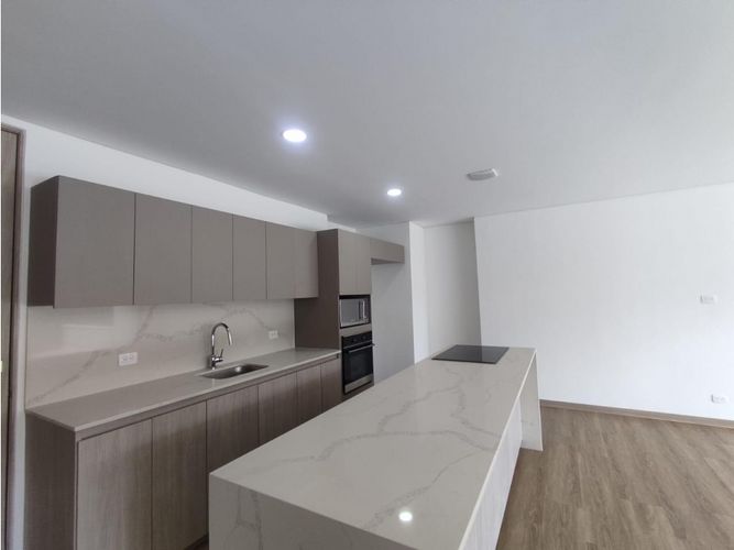 Apartamento de 2 alcobas en venta en Sajonia, Rionegro, 112 m² · foto 4 de 21