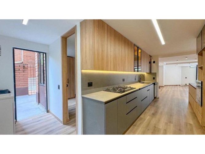 Apartamento en venta en El Poblado, Medellín · foto 3 de 14
