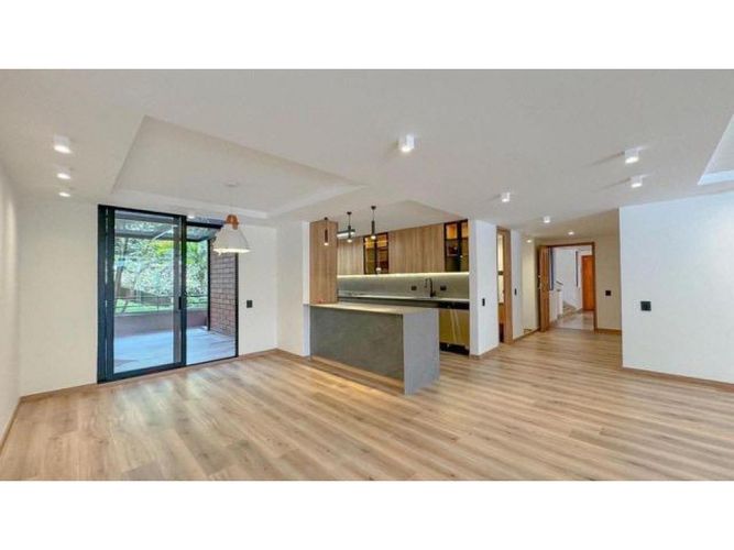 Apartamento en venta en El Poblado, Medellín · foto 4 de 14