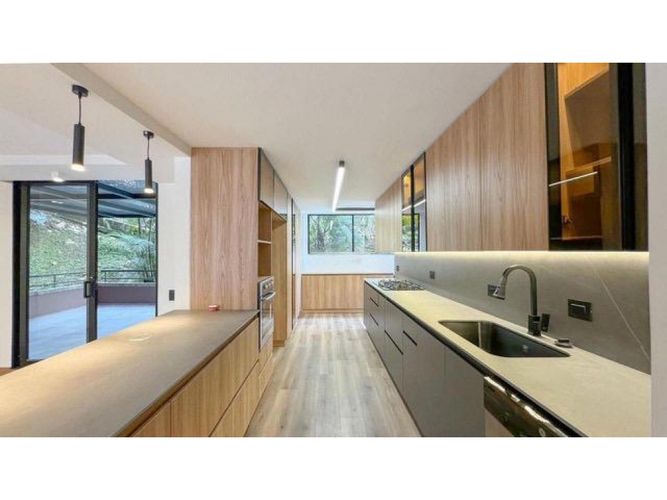 Apartamento en venta en El Poblado, Medellín · foto 5 de 14
