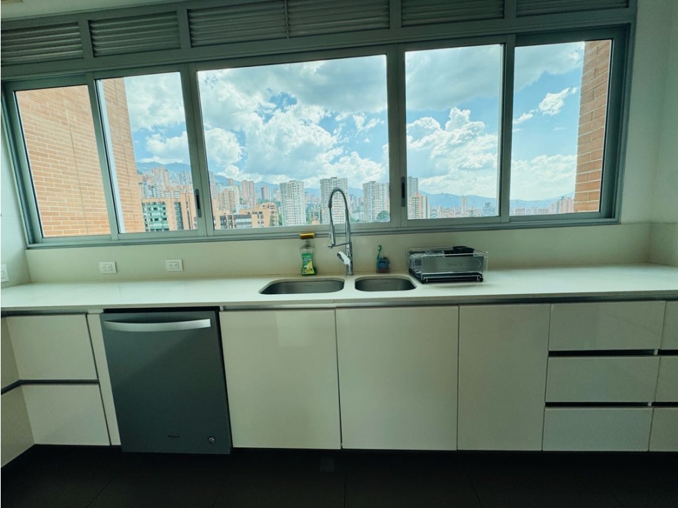 Apartamento en arriendo en El Poblado, Medellín · foto 11 de 24