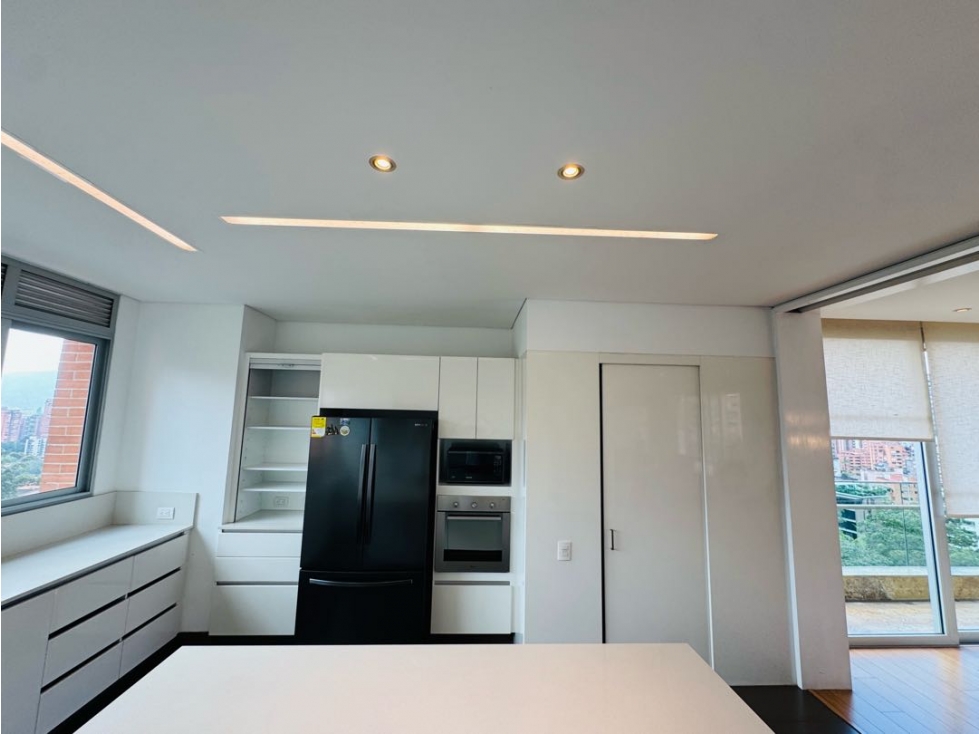 Apartamento en arriendo en El Poblado, Medellín · foto 12 de 24