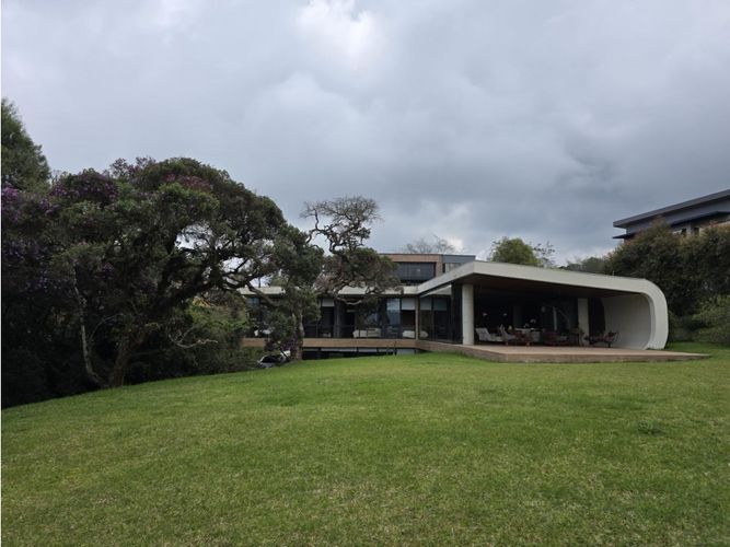 Casa de 4 alcobas en venta en Las Palmas, Medellín, 434 m² · foto 2 de 24