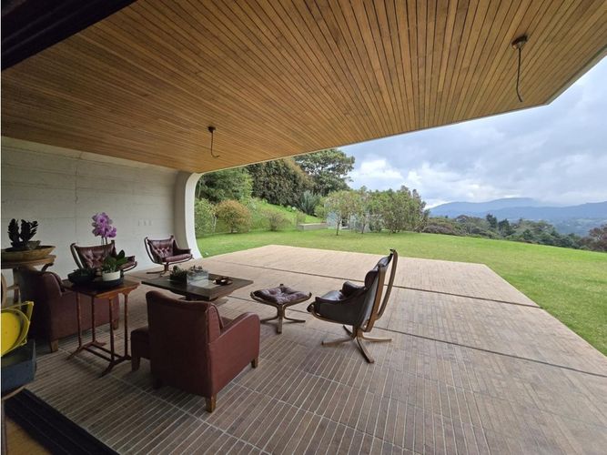 Casa de 4 alcobas en venta en Las Palmas, Medellín, 434 m² · foto 8 de 24