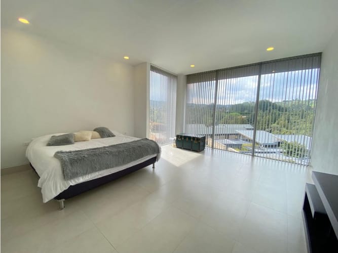 Casa de 5 alcobas en venta en Alto De Las Palmas, Envigado, 490 m² · foto 9 de 24
