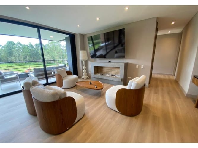 Apartamento de 3 alcobas en arriendo en Llano Grande, Rionegro, 166 m² · foto 2 de 24