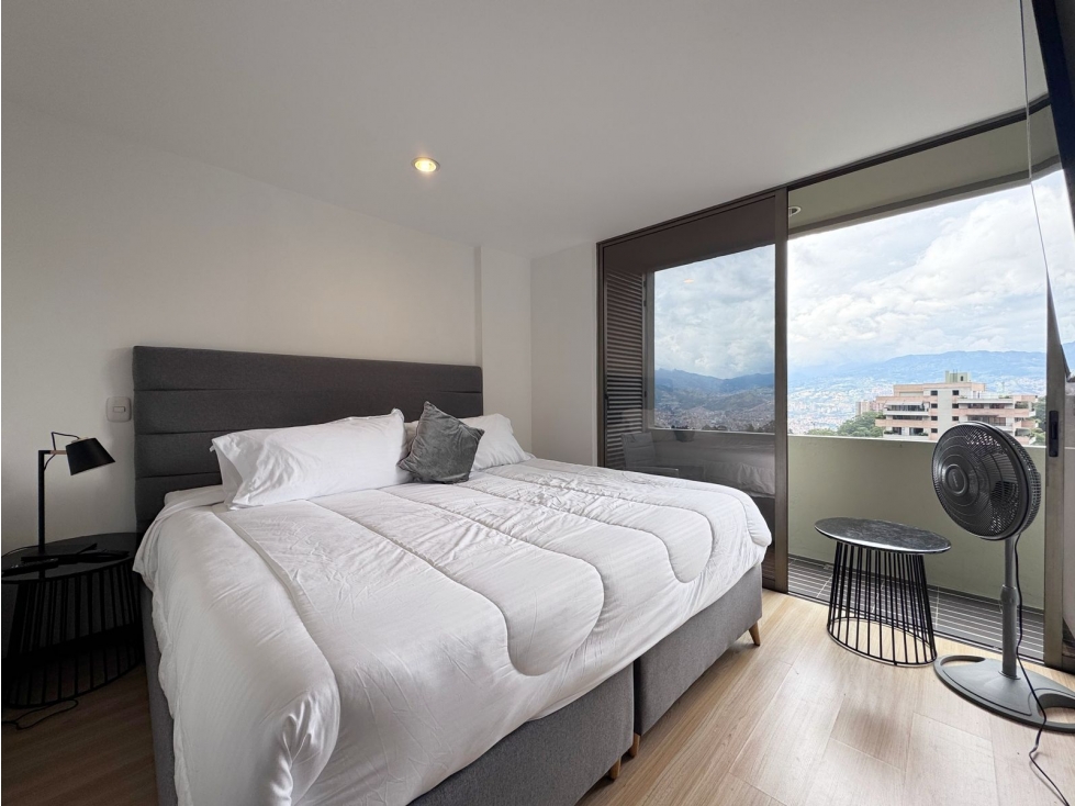 Apartamento en arriendo en Altos Del Poblado, Medellín · foto 8 de 22