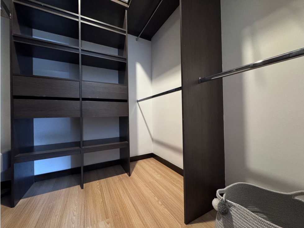 Apartamento en arriendo en Altos Del Poblado, Medellín · foto 10 de 22