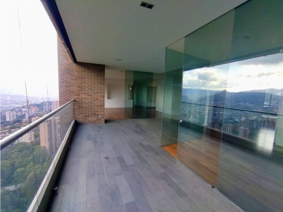 Apartamento en Arriendo en Altos del poblado, Bogotá