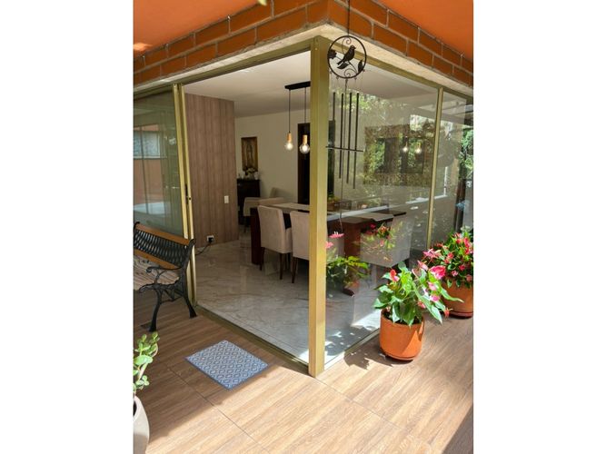 Apartamento de 4 alcobas en arriendo en El Poblado, Medellín, 202 m² · foto 6 de 13
